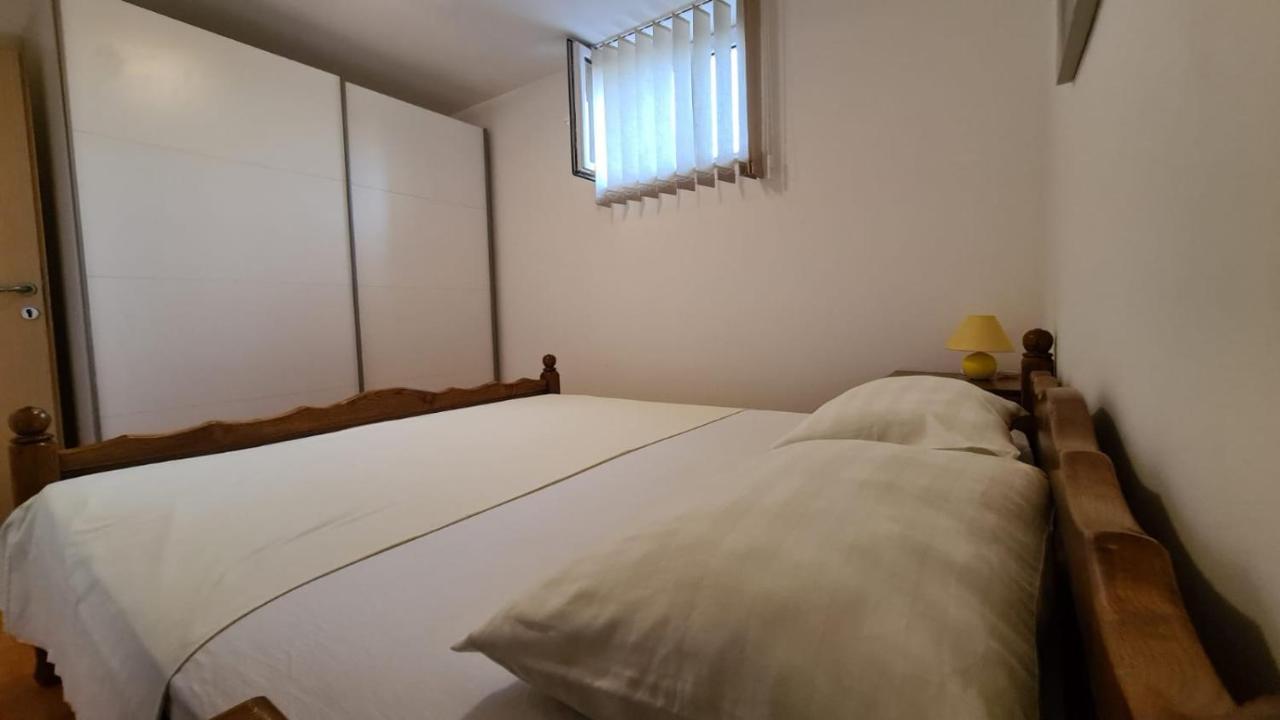 Apartments Pavlinovic Kaštela Eksteriør bilde