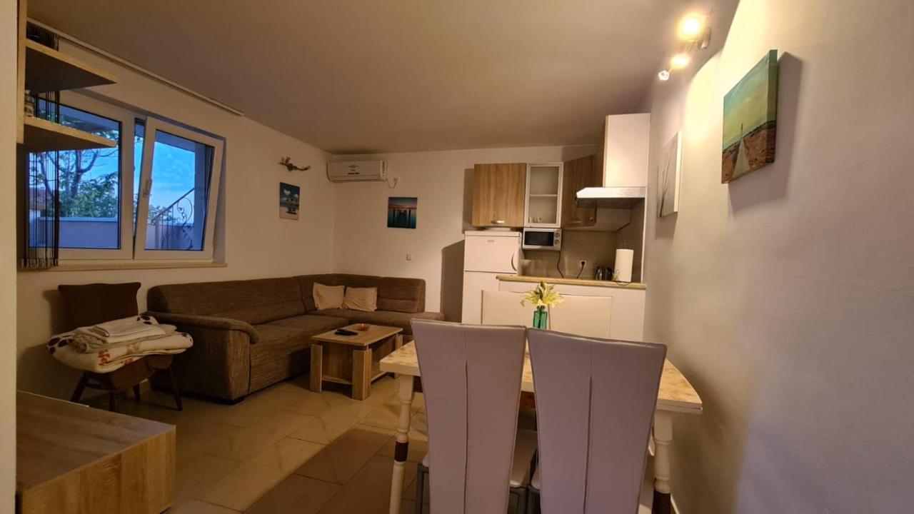 Apartments Pavlinovic Kaštela Eksteriør bilde