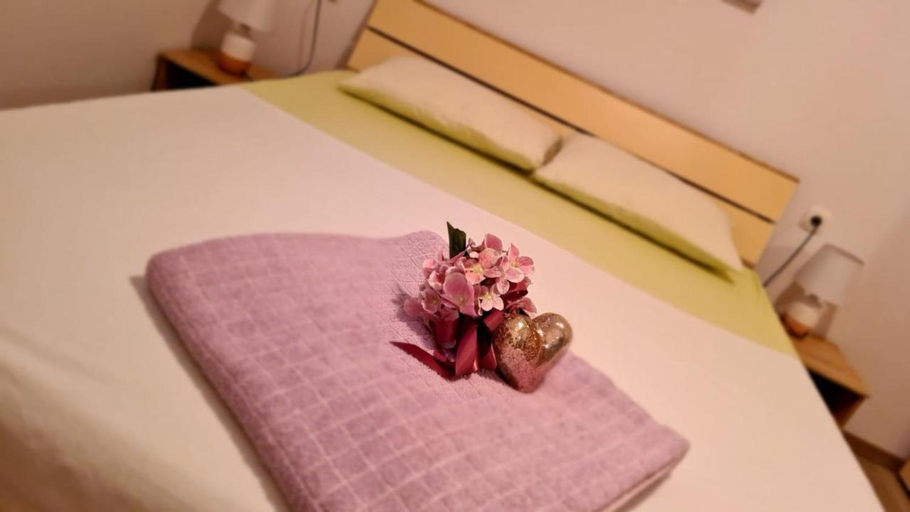 Apartments Pavlinovic Kaštela Eksteriør bilde