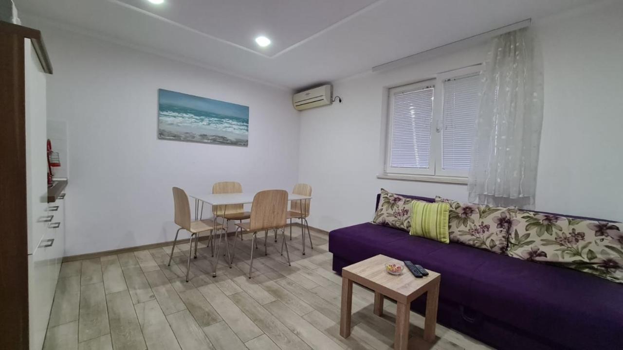 Apartments Pavlinovic Kaštela Eksteriør bilde